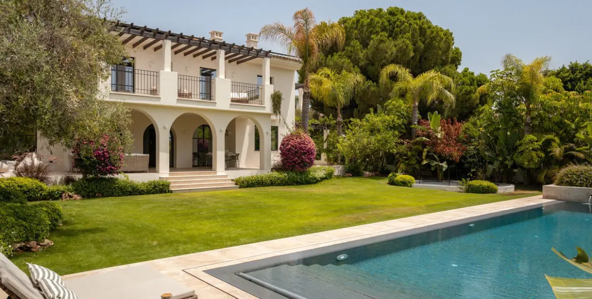 Venta de villa independiente en San Pedro de Alcántara 1