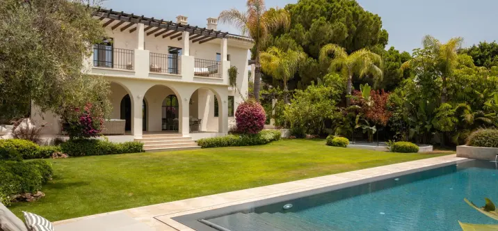 Venta de villa independiente en San Pedro de Alcántara 0