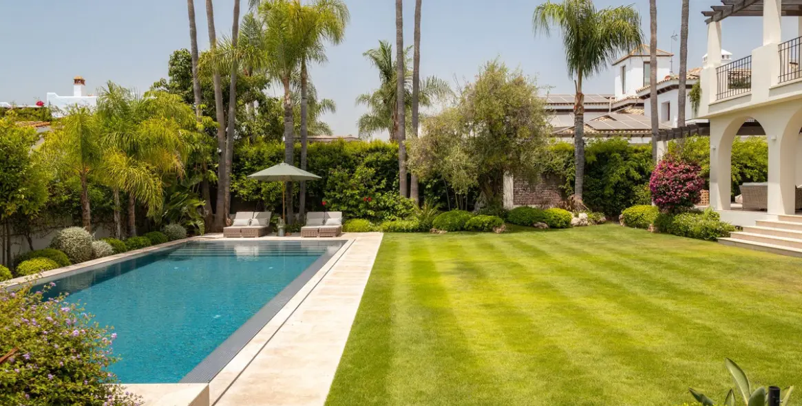 Venta de villa independiente en San Pedro de Alcántara 2