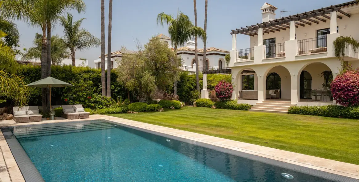 Venta de villa independiente en San Pedro de Alcántara 4