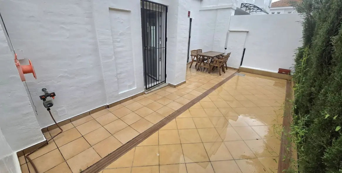 Long-term rent of townhouse in Nueva Andalucía 2