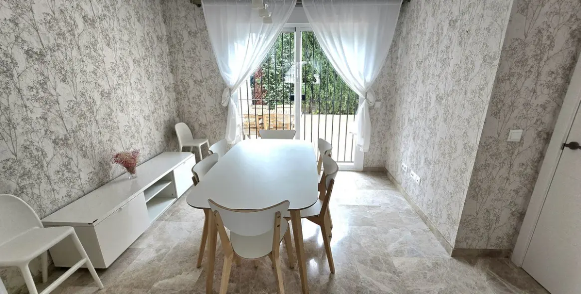 Long-term rent of townhouse in Nueva Andalucía 4