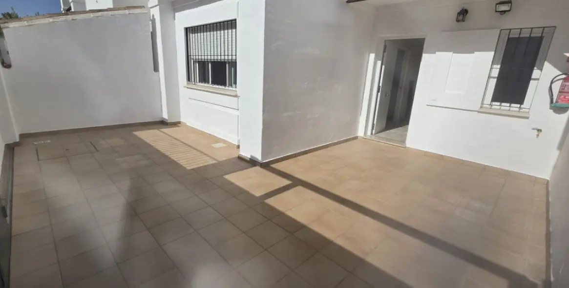 Long-term rent of townhouse in Nueva Andalucía 11