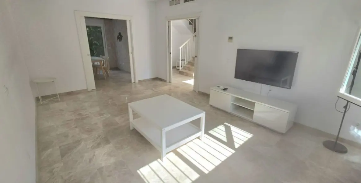 Long-term rent of townhouse in Nueva Andalucía 14