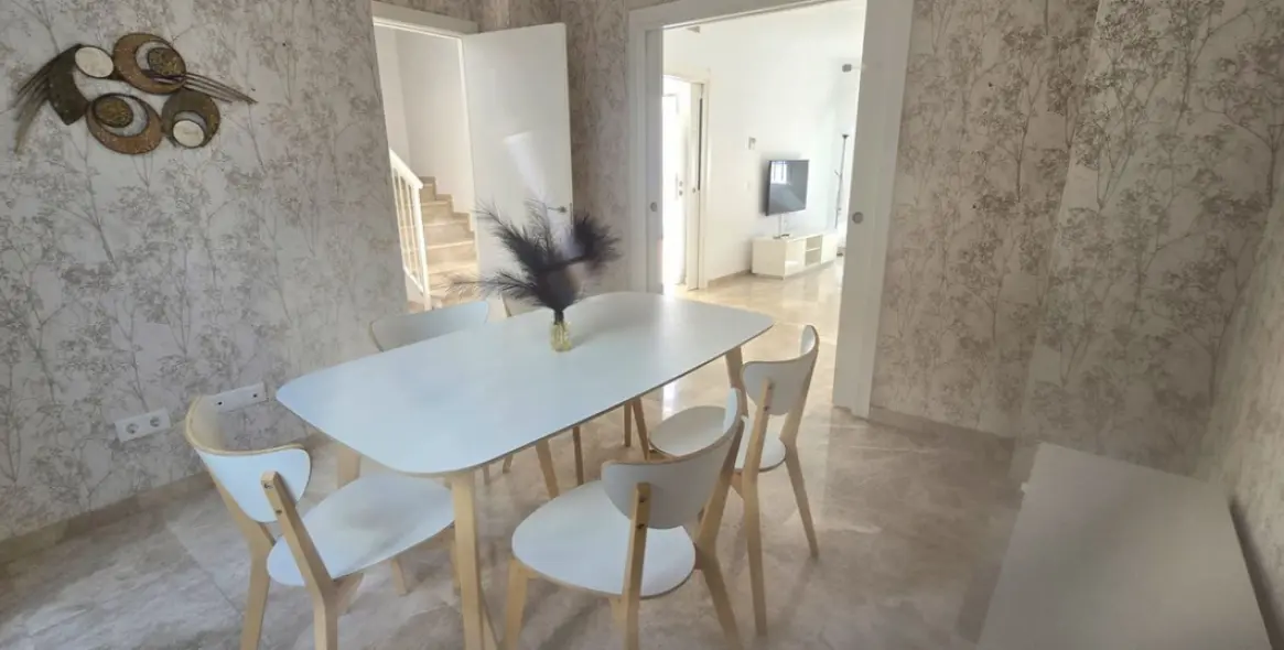 Long-term rent of townhouse in Nueva Andalucía 15