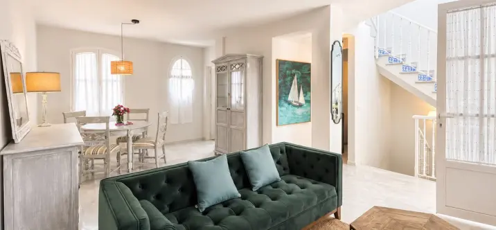 Long-term rent of semi-detached house in The Golden Mile 1