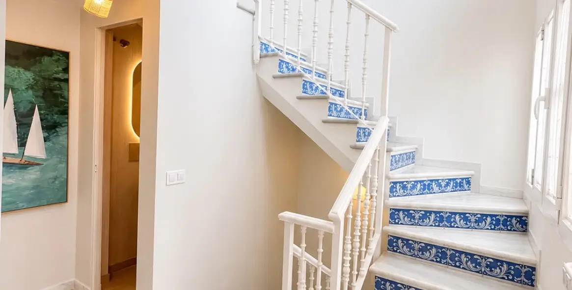 Long-term rent of semi-detached house in The Golden Mile 7
