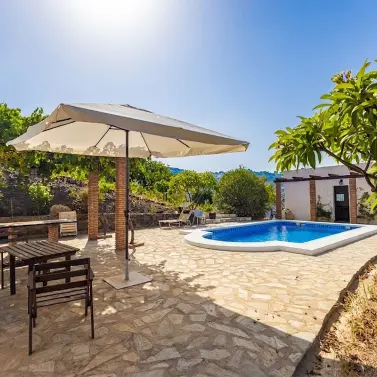Venta de finca - cortijo en Sayalonga