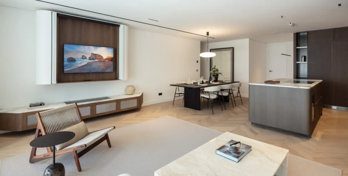 Продажа апартаментов на первом этаже в Golden Mile 7