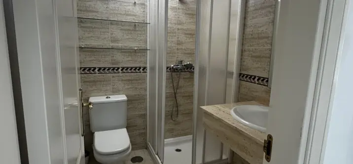 Venta de apartamento en planta media en Nueva Andalucía 4