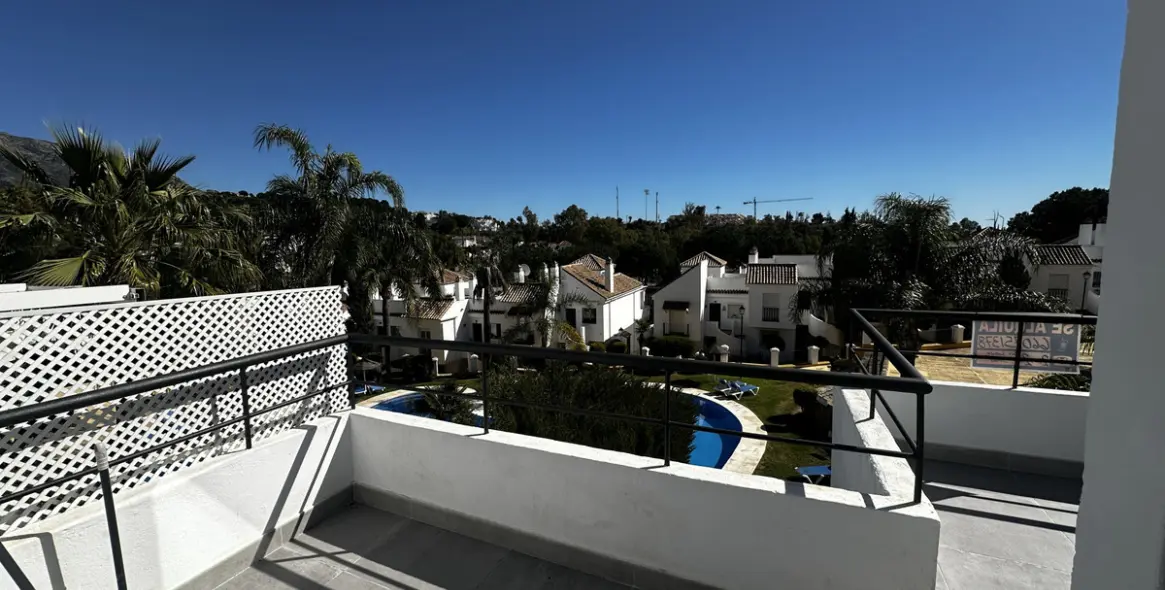 Продажа апартаментов на среднем этаже в Nueva Andalucía 15