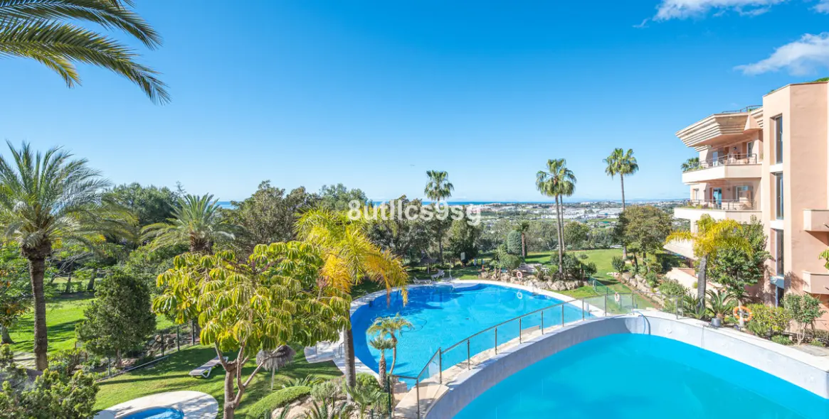Venta de apartamento en planta baja en Nueva Andalucía 1
