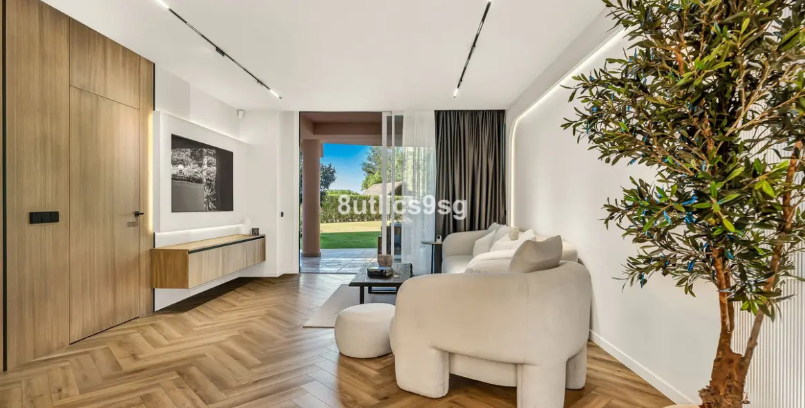 Venta de apartamento en planta baja en Nueva Andalucía 8