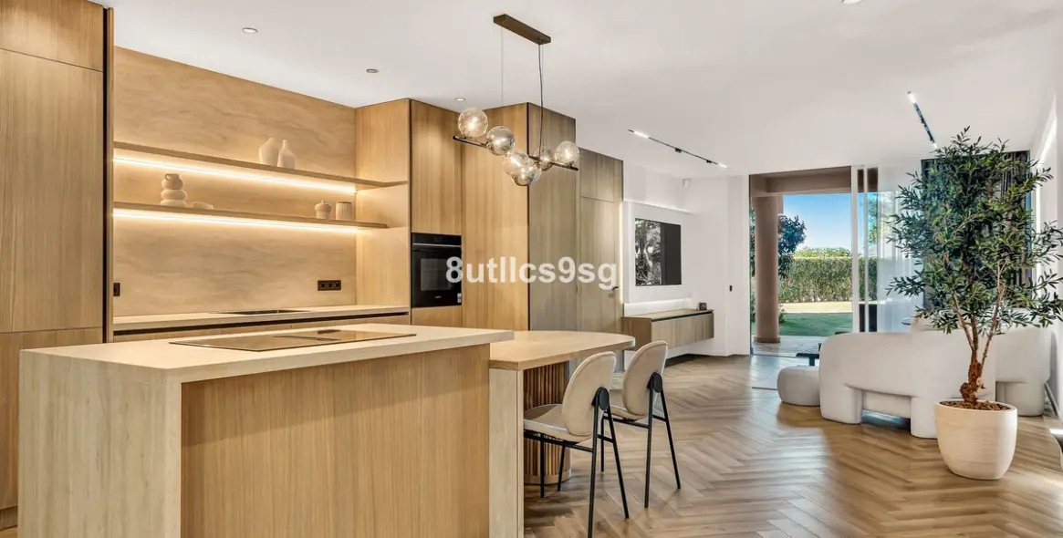 Venta de apartamento en planta baja en Nueva Andalucía 9