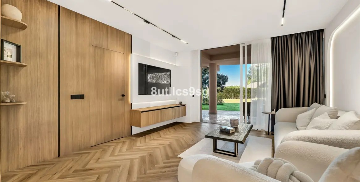 Venta de apartamento en planta baja en Nueva Andalucía 10