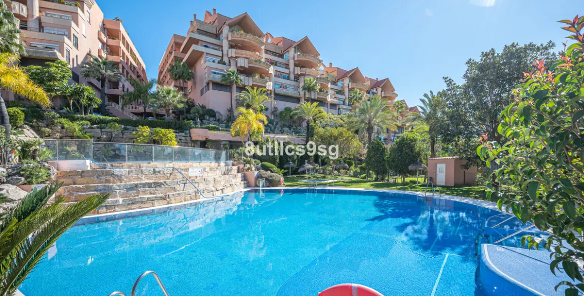 Venta de apartamento en planta baja en Nueva Andalucía 25