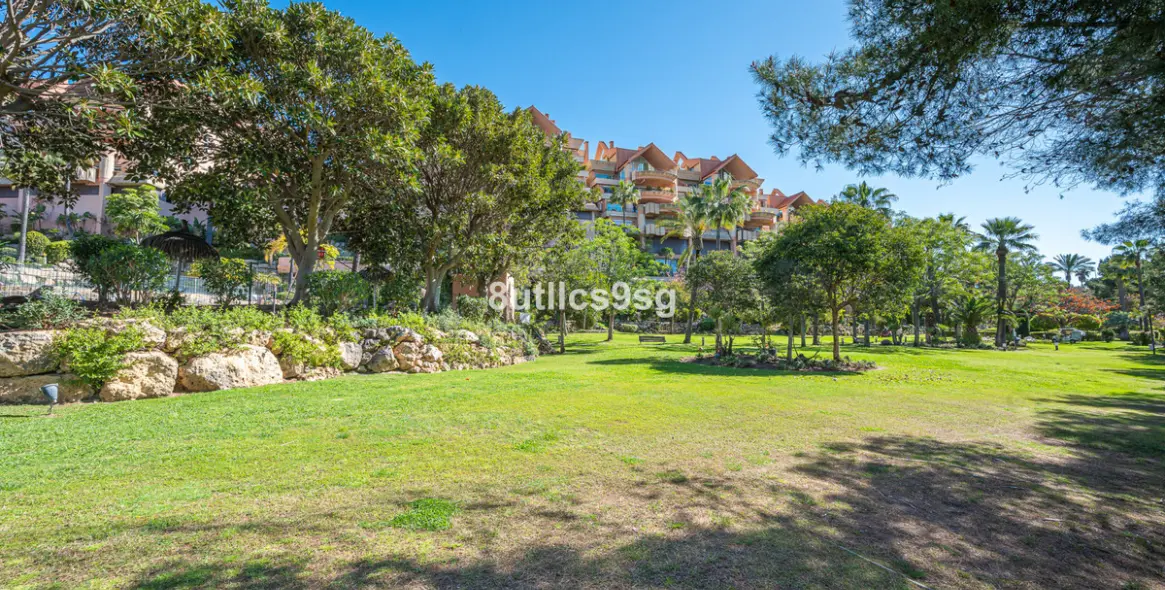 Venta de apartamento en planta baja en Nueva Andalucía 26
