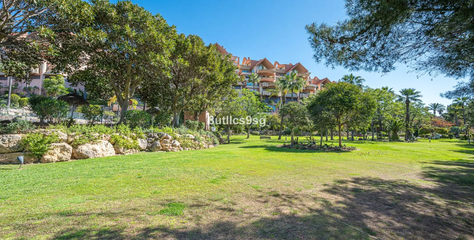Venta de apartamento en planta baja en Nueva Andalucía 26