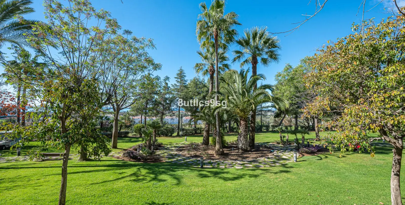 Venta de apartamento en planta baja en Nueva Andalucía 28