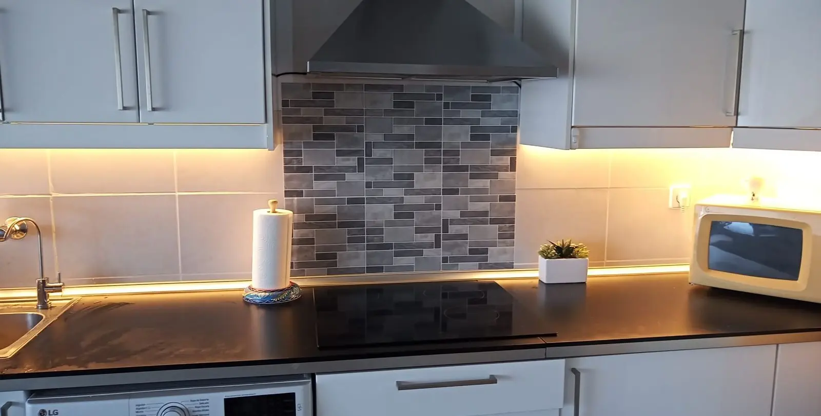 Venta de apartamento en planta media en San Pedro de Alcántara 5