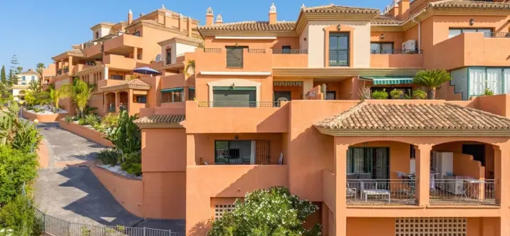 Продажа апартаментов на первом этаже в Elviria 0
