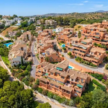 Продажа апартаментов на первом этаже в Elviria