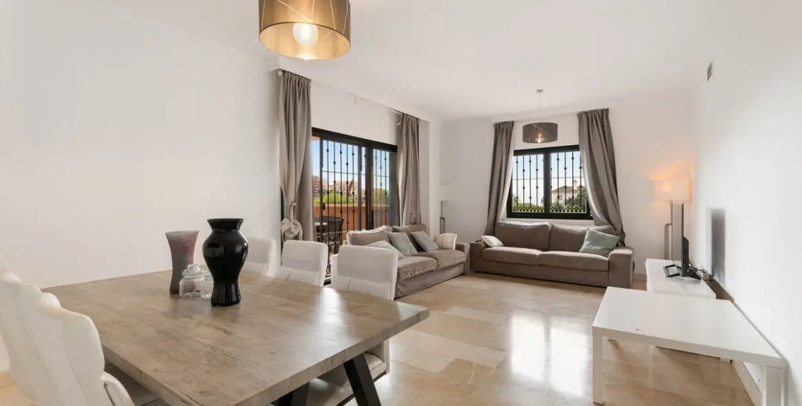 Продажа апартаментов на первом этаже в Elviria 8