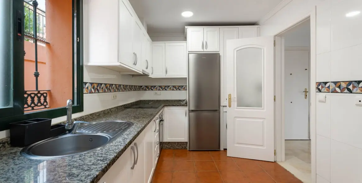 Продажа апартаментов на первом этаже в Elviria 12