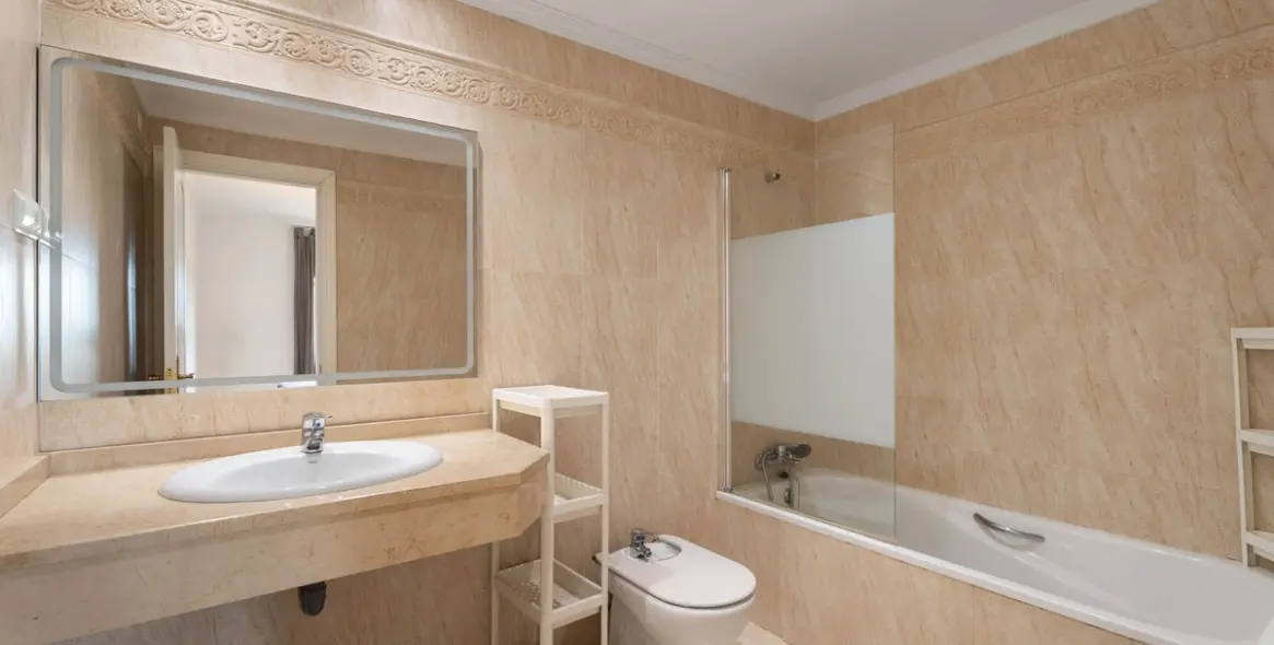 Продажа апартаментов на первом этаже в Elviria 19