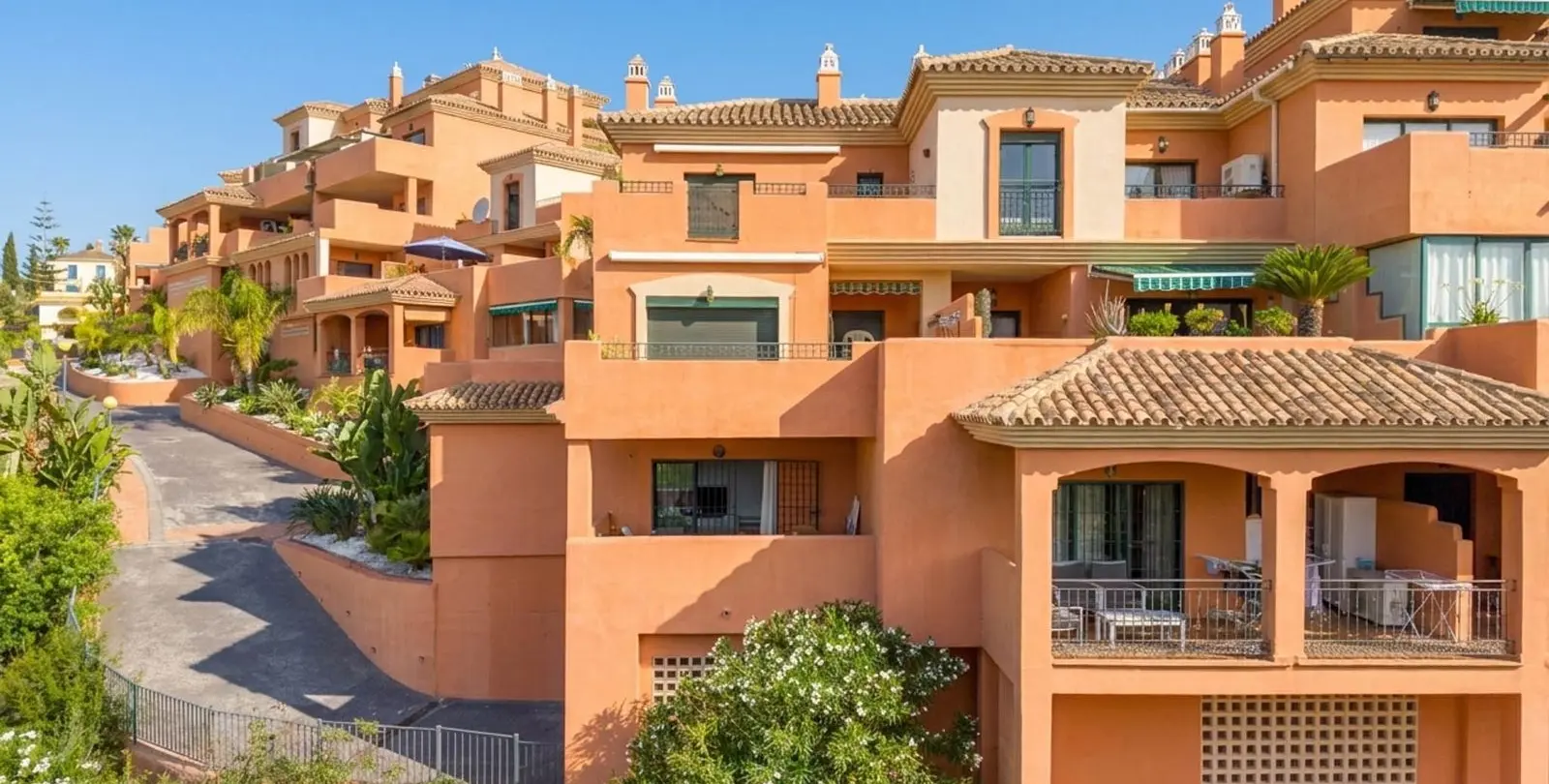 Продажа апартаментов на первом этаже в Elviria 1