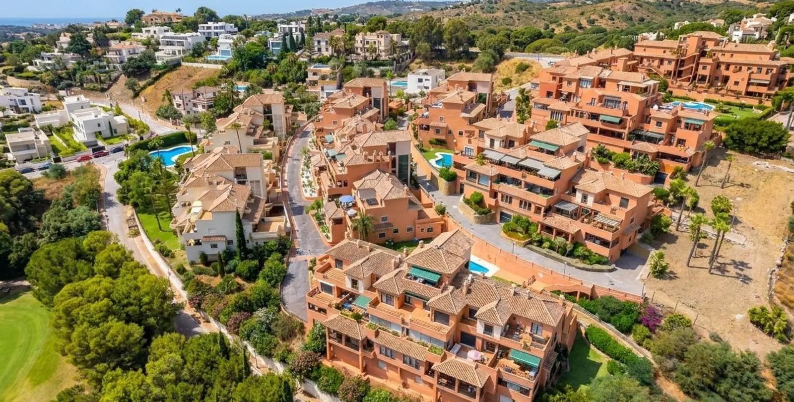 Продажа апартаментов на первом этаже в Elviria 2