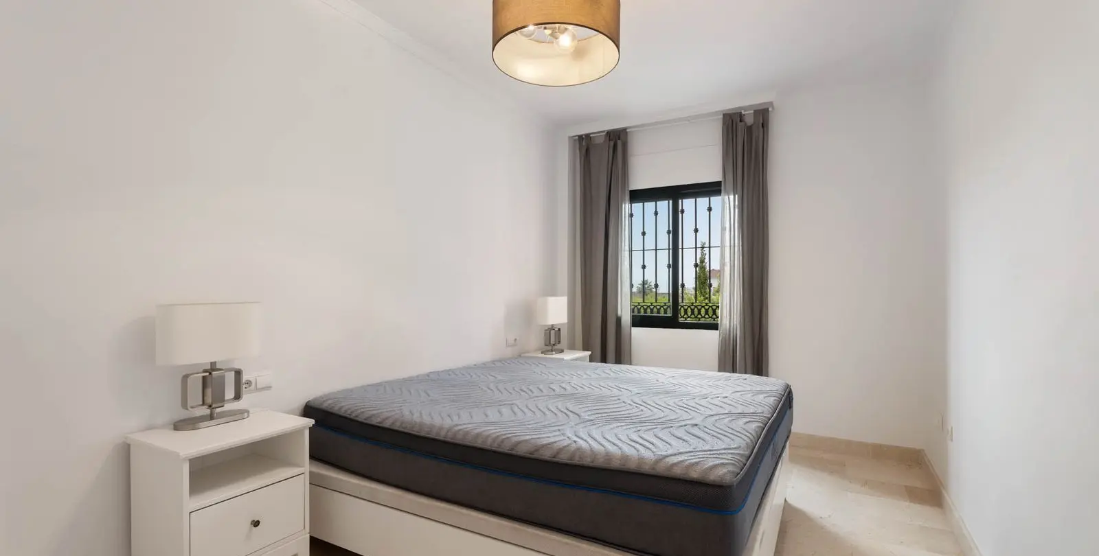 Продажа апартаментов на первом этаже в Elviria 17