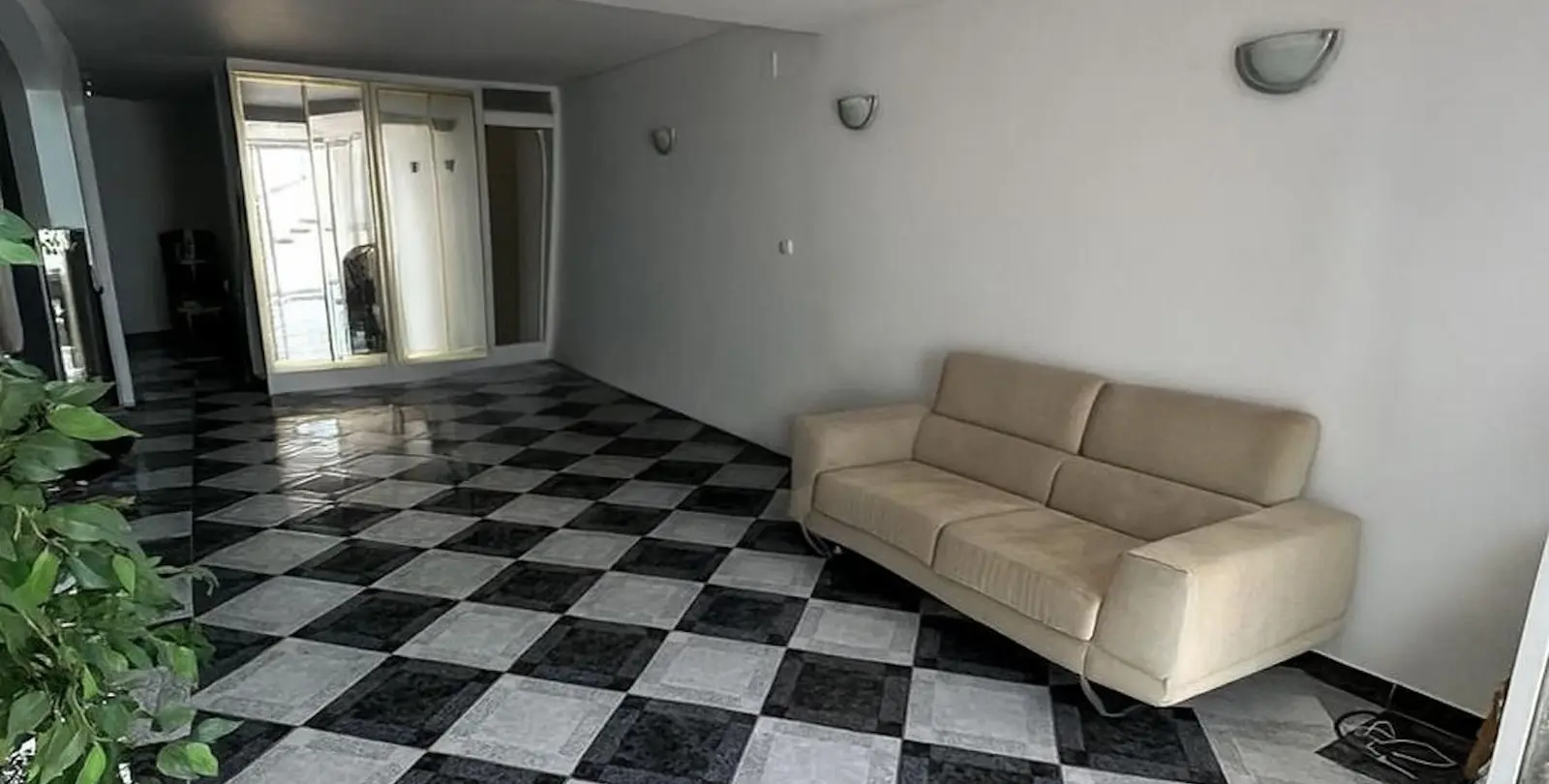 Sale of ground floor apartment in Calahonda 3
