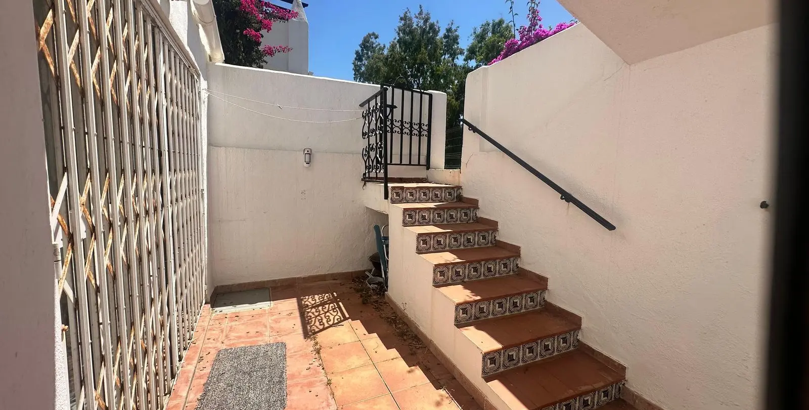 Sale of ground floor apartment in Calahonda 7