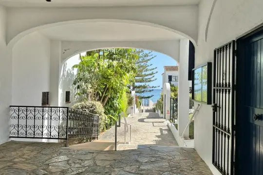 Image 15 thumb