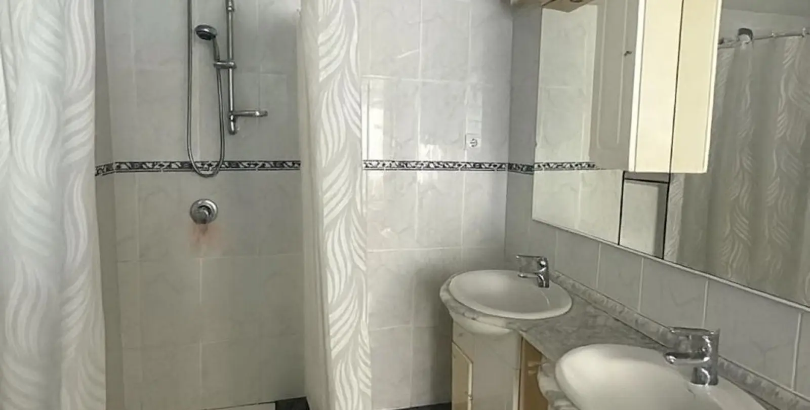 Sale of ground floor apartment in Calahonda 19