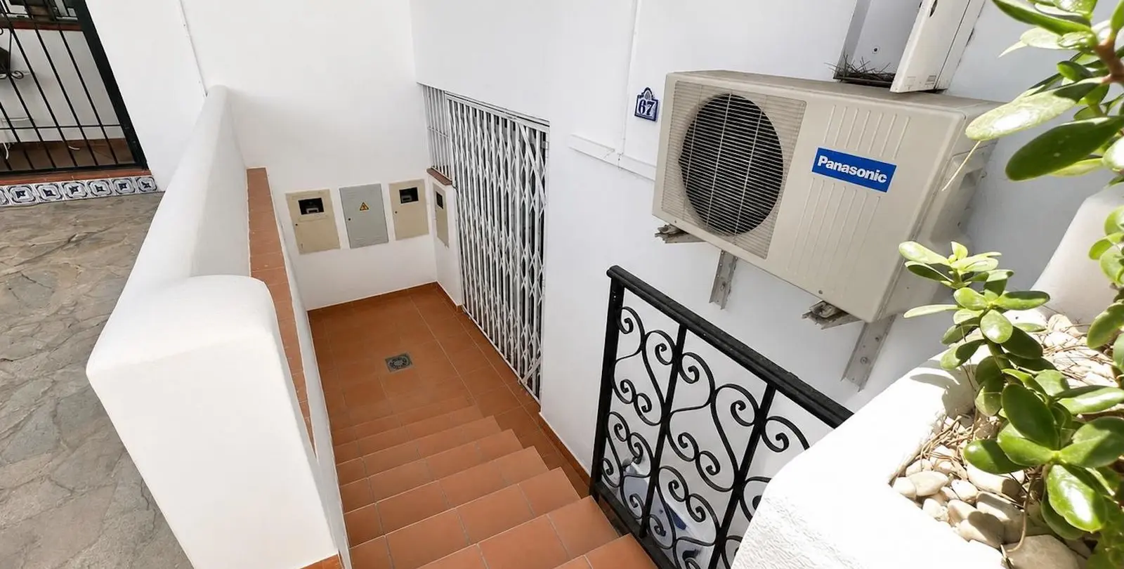 Sale of ground floor apartment in Calahonda 21