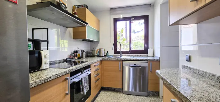 Sale of middle floor apartment in Doña Julia 3