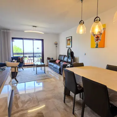 Sale of middle floor apartment in Doña Julia
