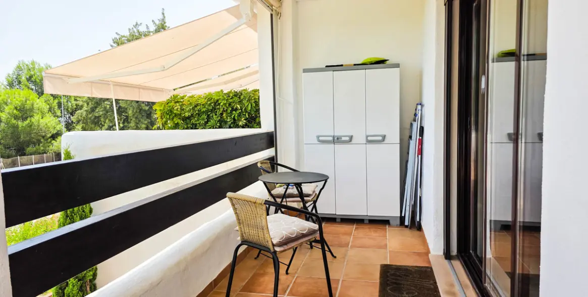 Sale of middle floor apartment in Doña Julia 17