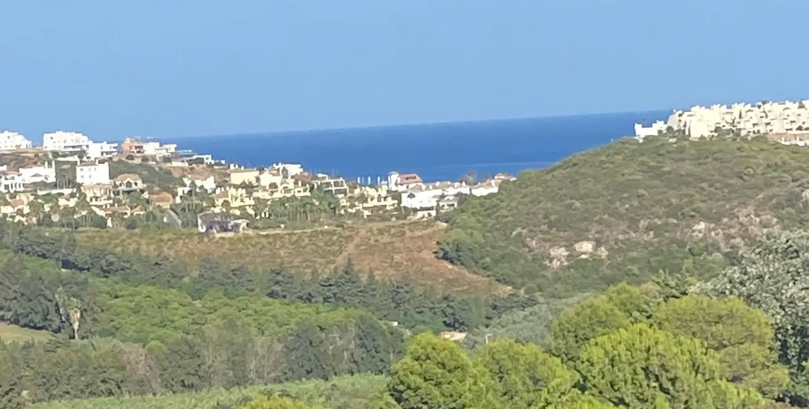 Продажа апартаментов на среднем этаже в Casares 15