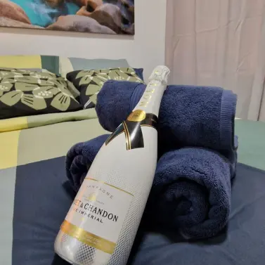 Venta de apartamento en planta media en Miraflores