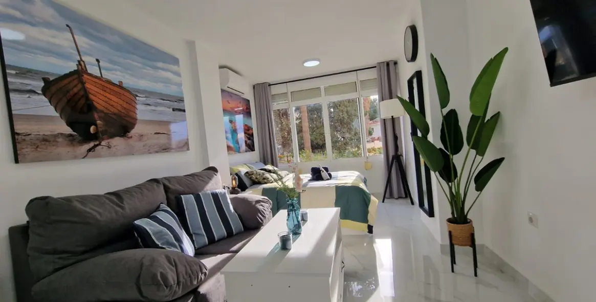 Sale of middle floor apartment in Miraflores 3