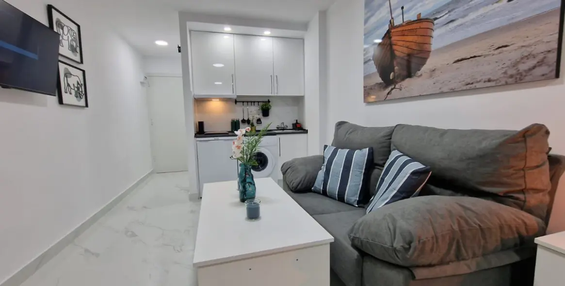 Sale of middle floor apartment in Miraflores 7