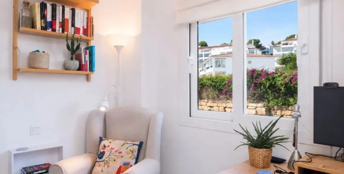 Venta de apartamento en planta media en Miraflores 12