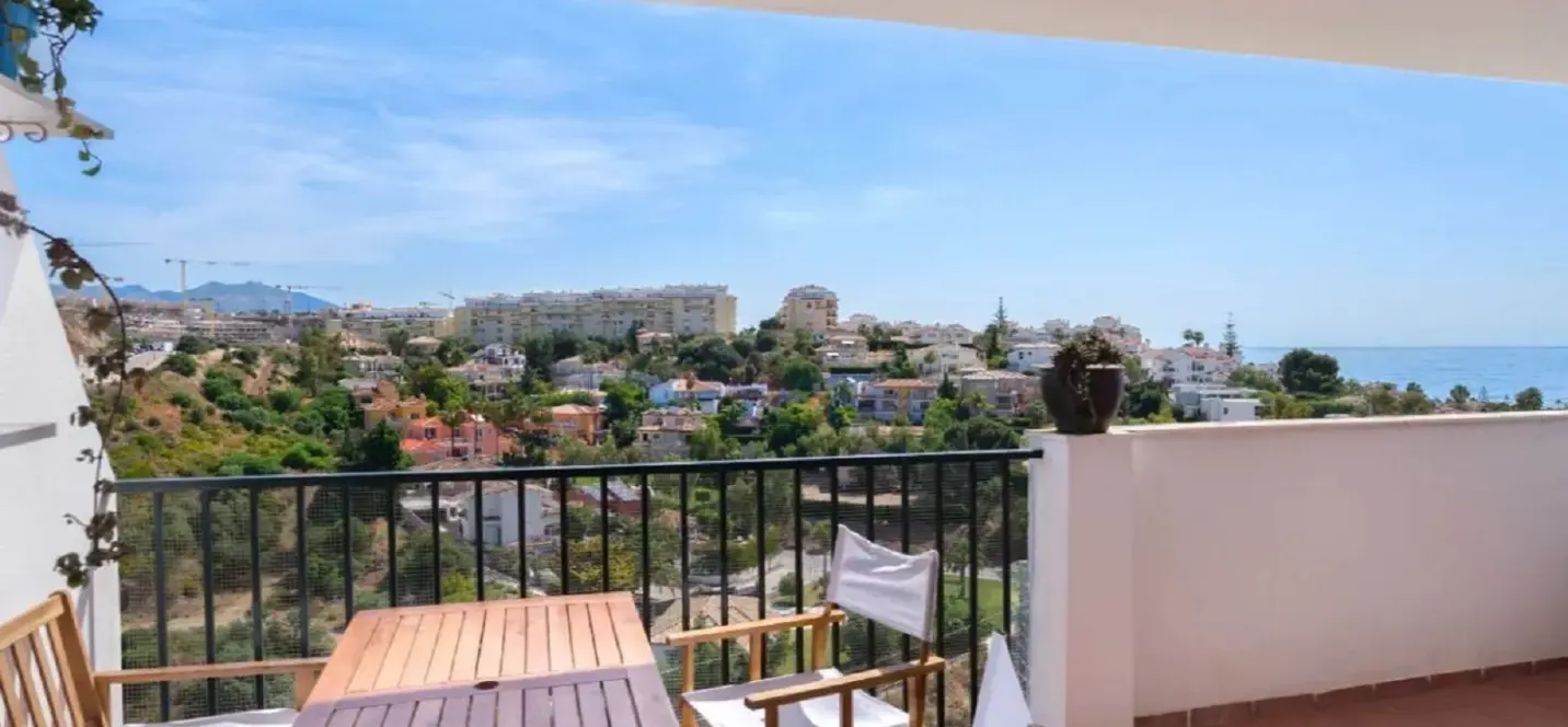 Sale of middle floor apartment in Miraflores 0