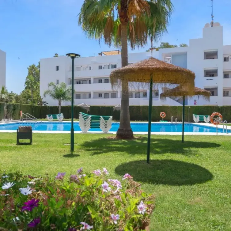 Sale of middle floor apartment in Miraflores