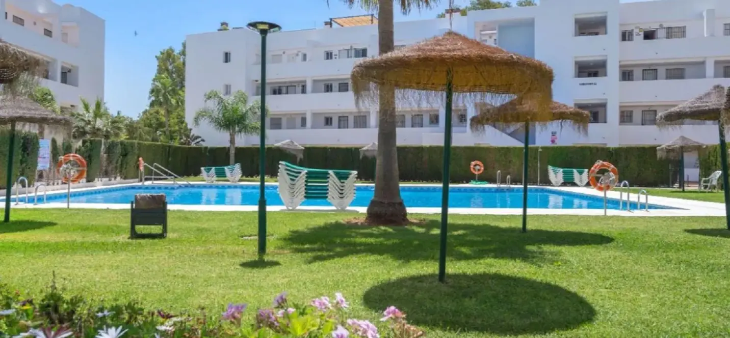 Sale of middle floor apartment in Miraflores 1