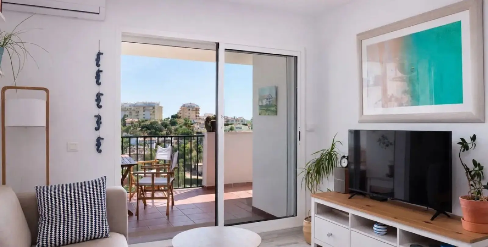 Продажа апартаментов на среднем этаже в Miraflores 3