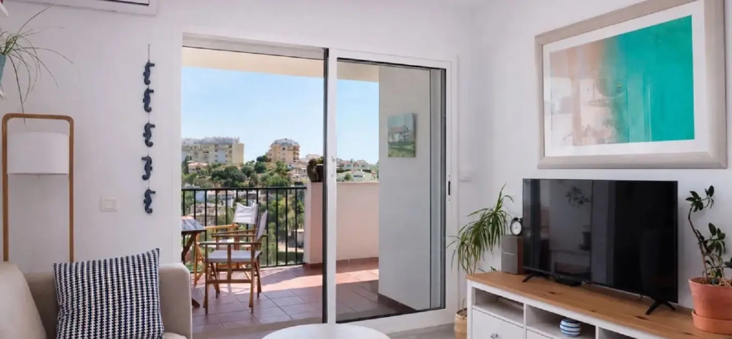Sale of middle floor apartment in Miraflores 2